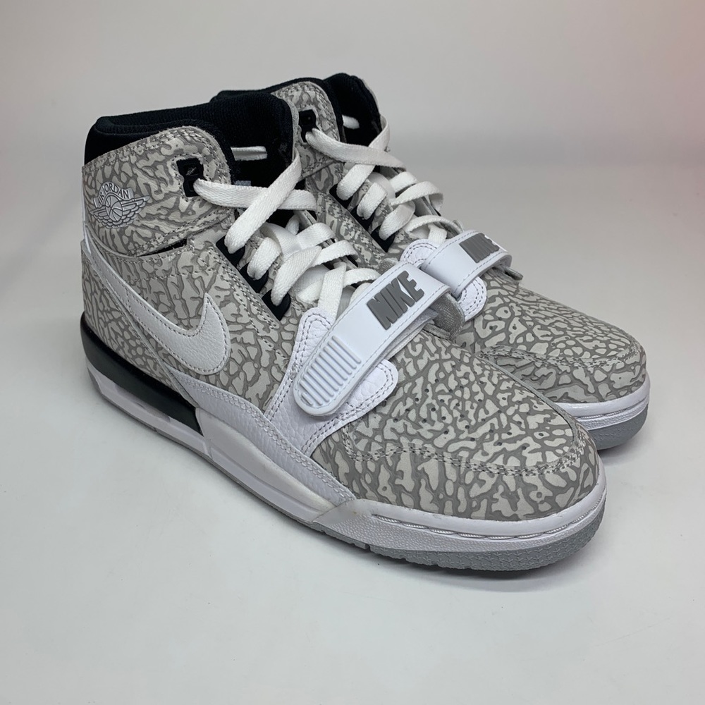 New Women’s Nike Air Jordan Legacy 312 Shoes - Picture 3 of 8